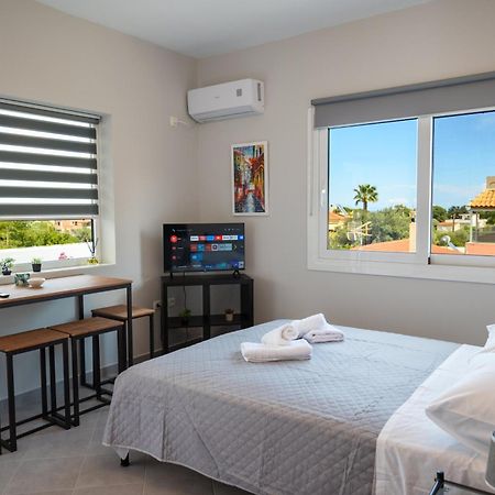 Airport Palmtree Apartments - 15Min From Airport Артемида Екстериор снимка