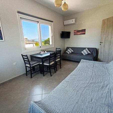 Airport Palmtree Apartments - 15Min From Airport Артемида Екстериор снимка