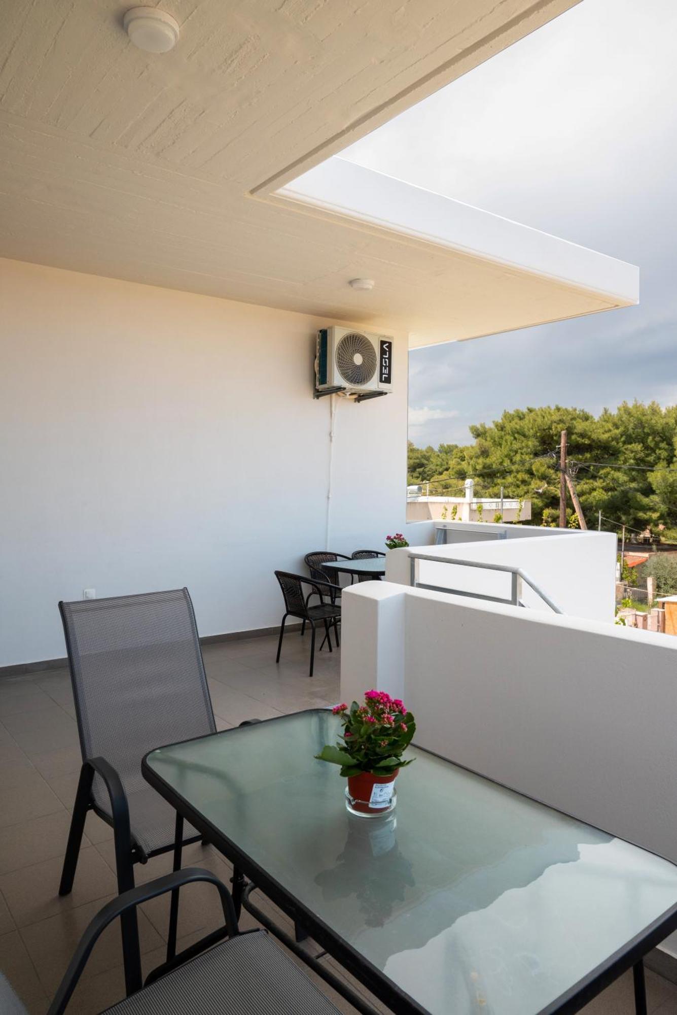 Airport Palmtree Apartments - 15Min From Airport Артемида Екстериор снимка