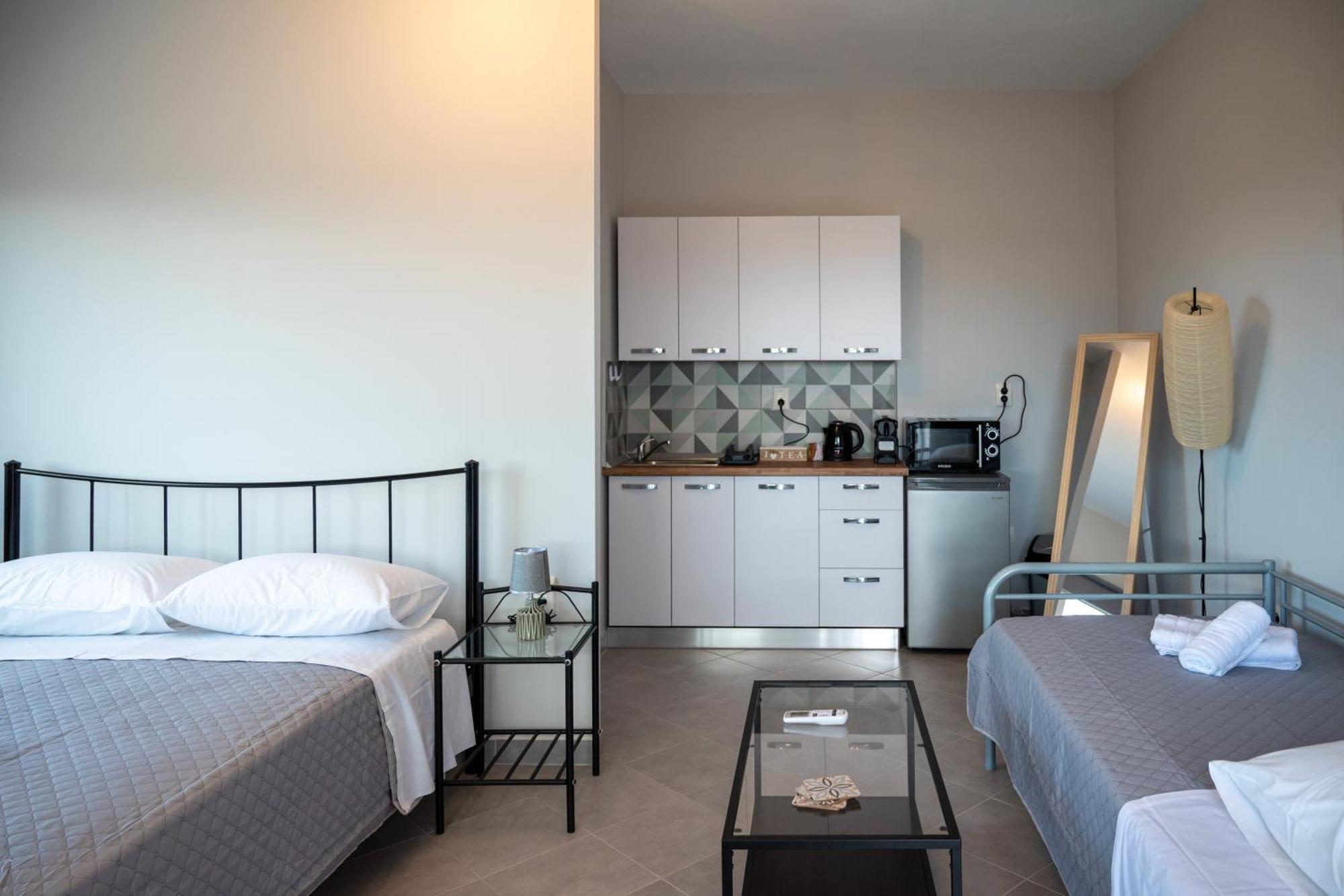 Airport Palmtree Apartments - 15Min From Airport Артемида Екстериор снимка