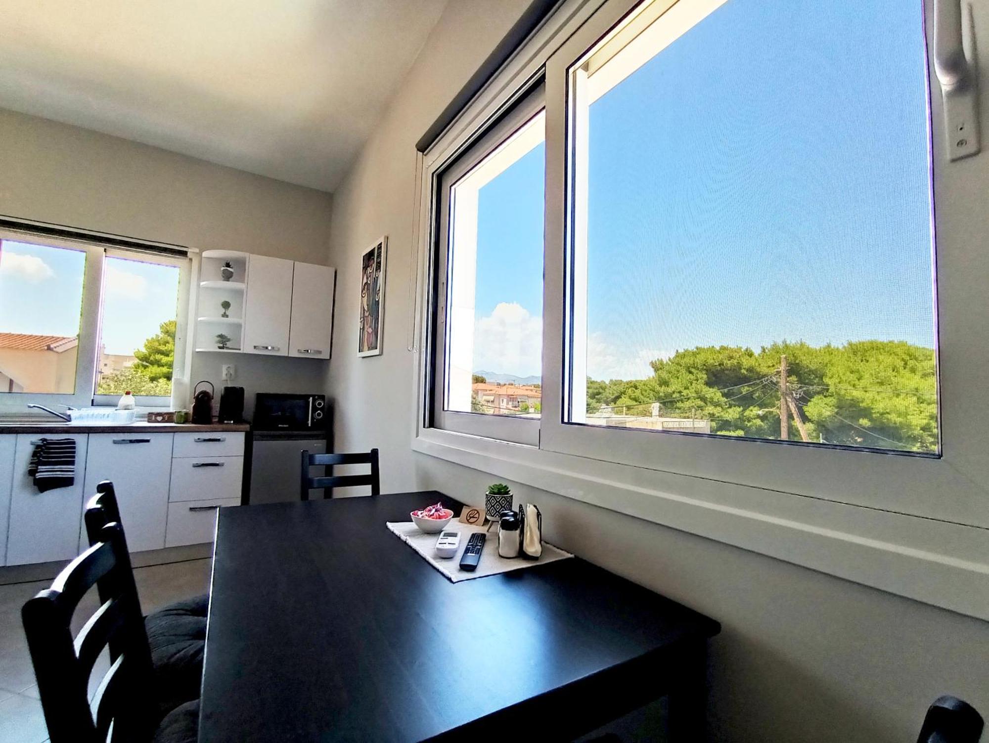 Airport Palmtree Apartments - 15Min From Airport Артемида Екстериор снимка
