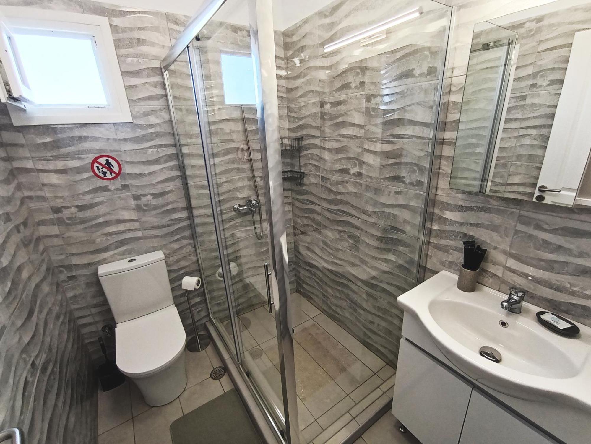 Airport Palmtree Apartments - 15Min From Airport Артемида Екстериор снимка